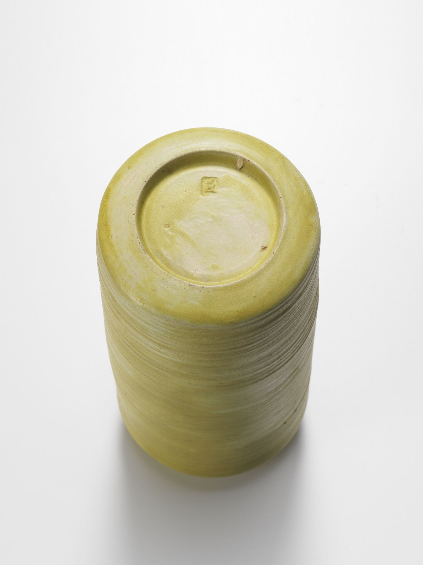 lucie rie 0015 A 04