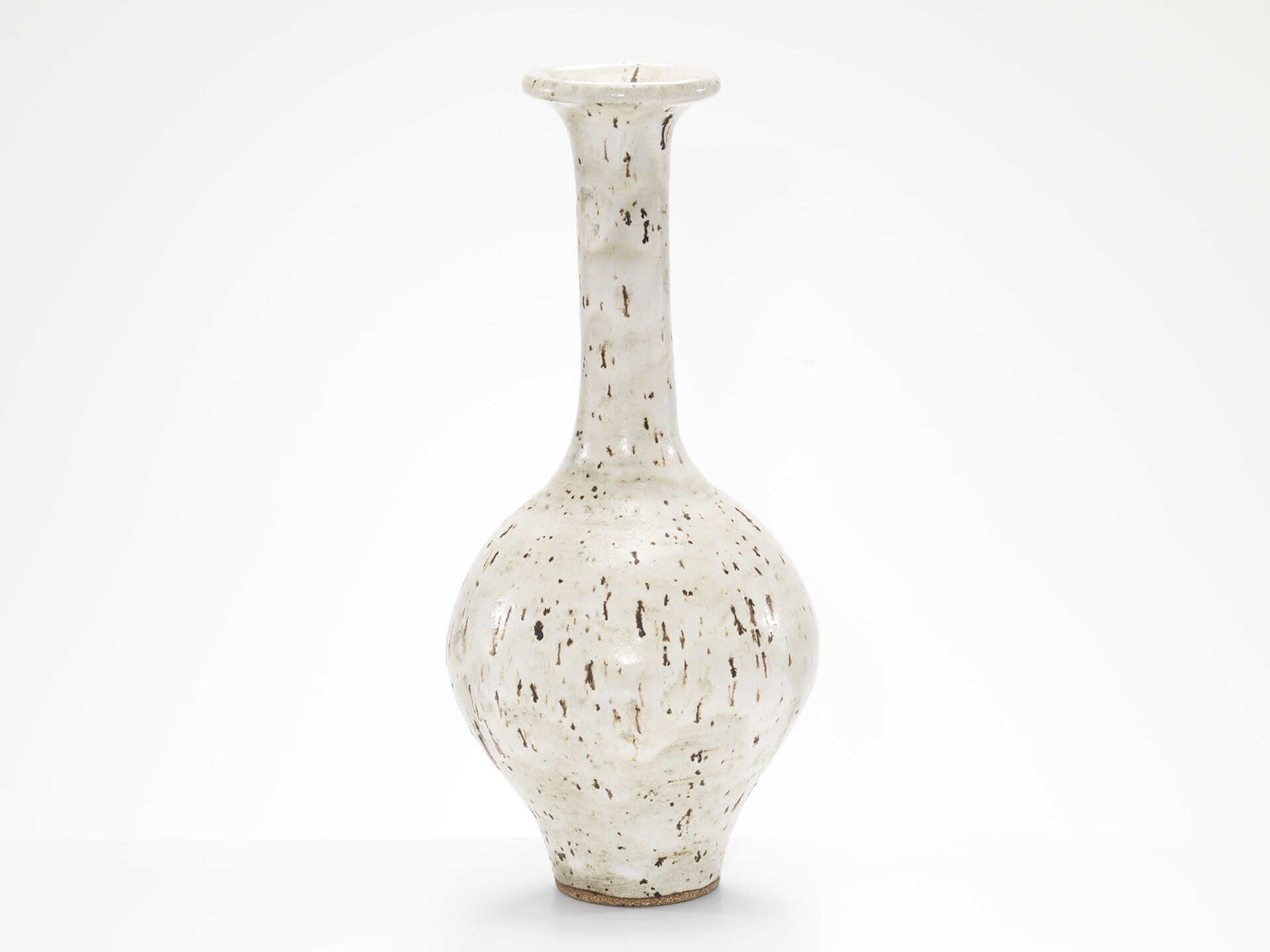 lucie rie 0041 white B 3