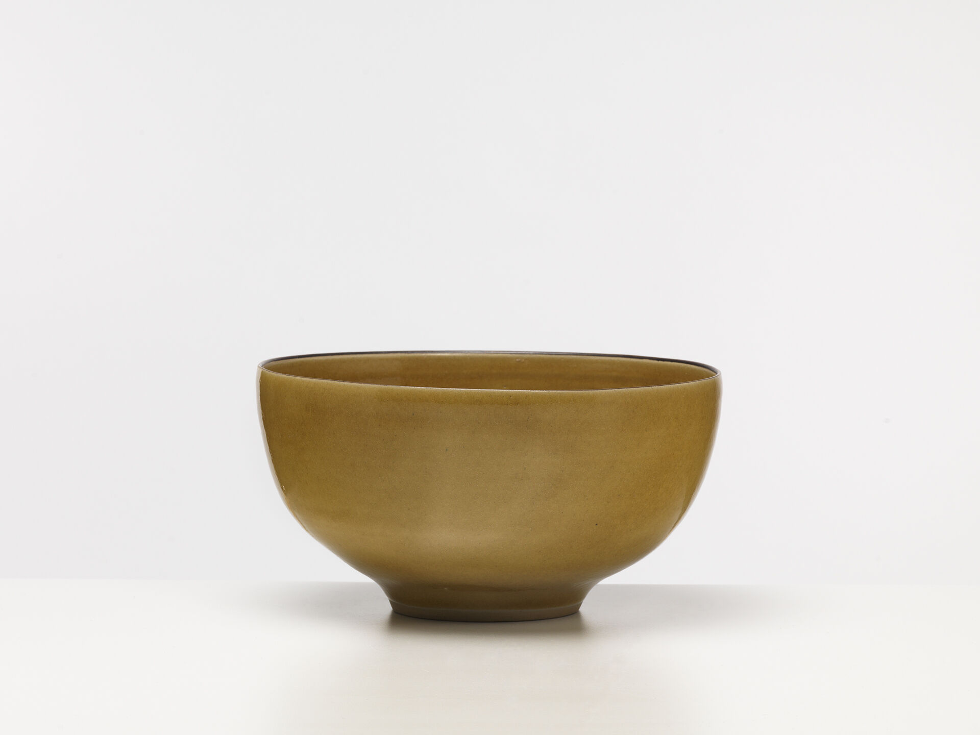 lucie rie LR 0121 02