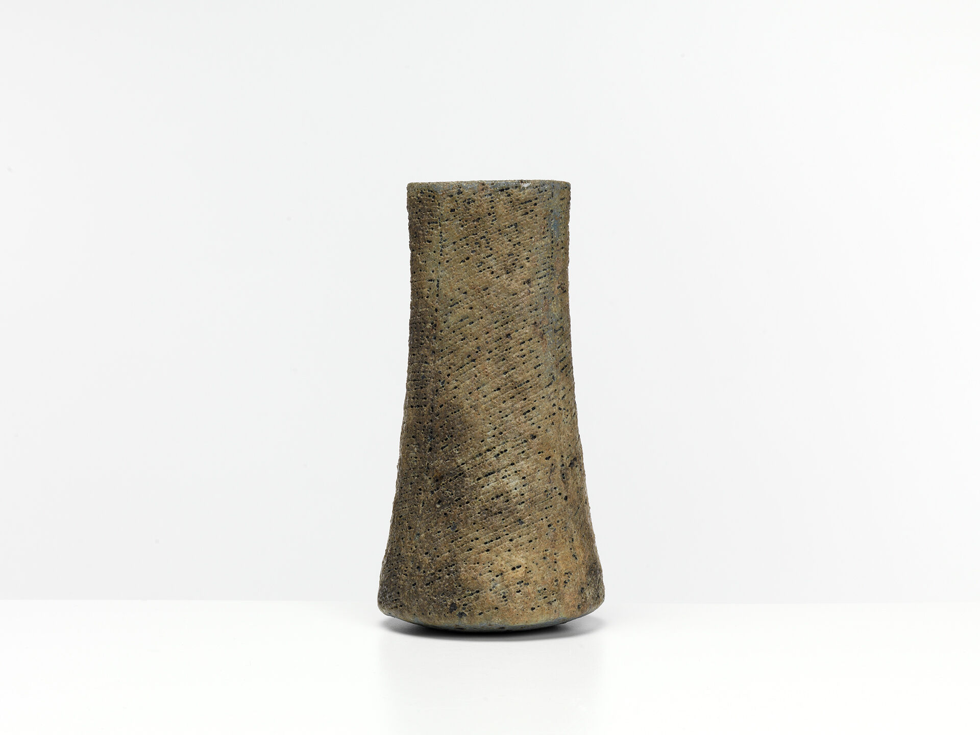 lucie rie lr 0124 01