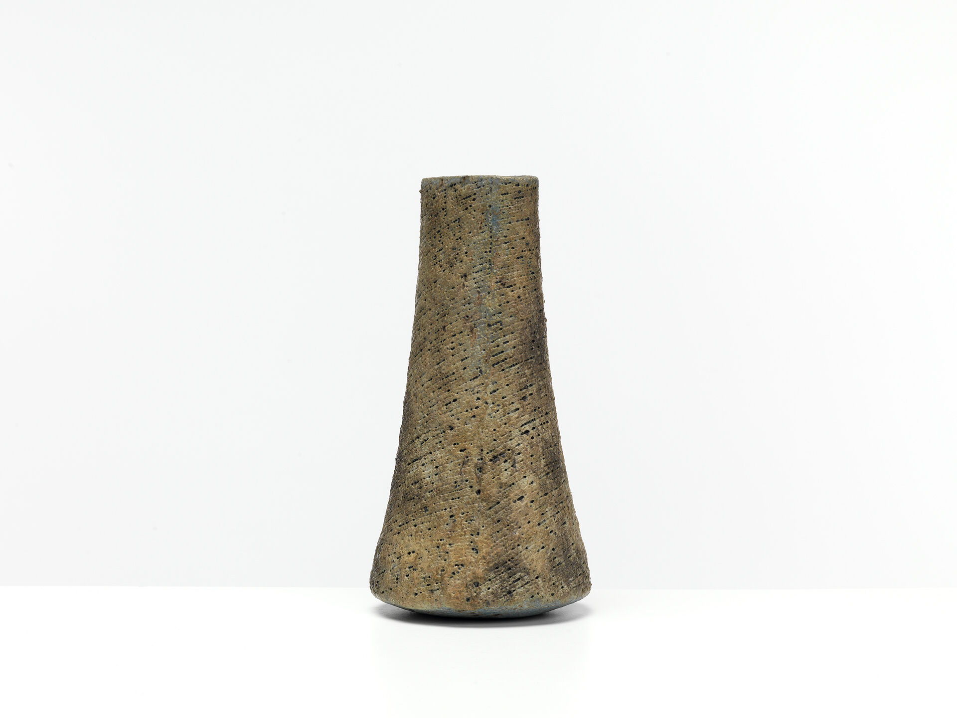 lucie rie lr 0124 02