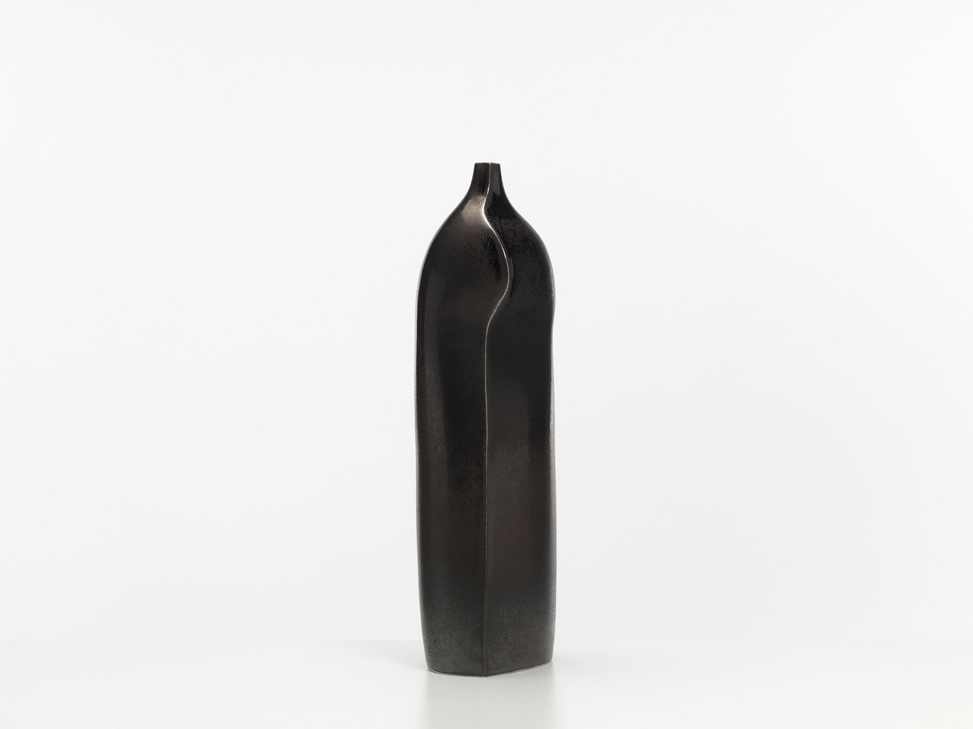 sara flynn 0350 SF 01