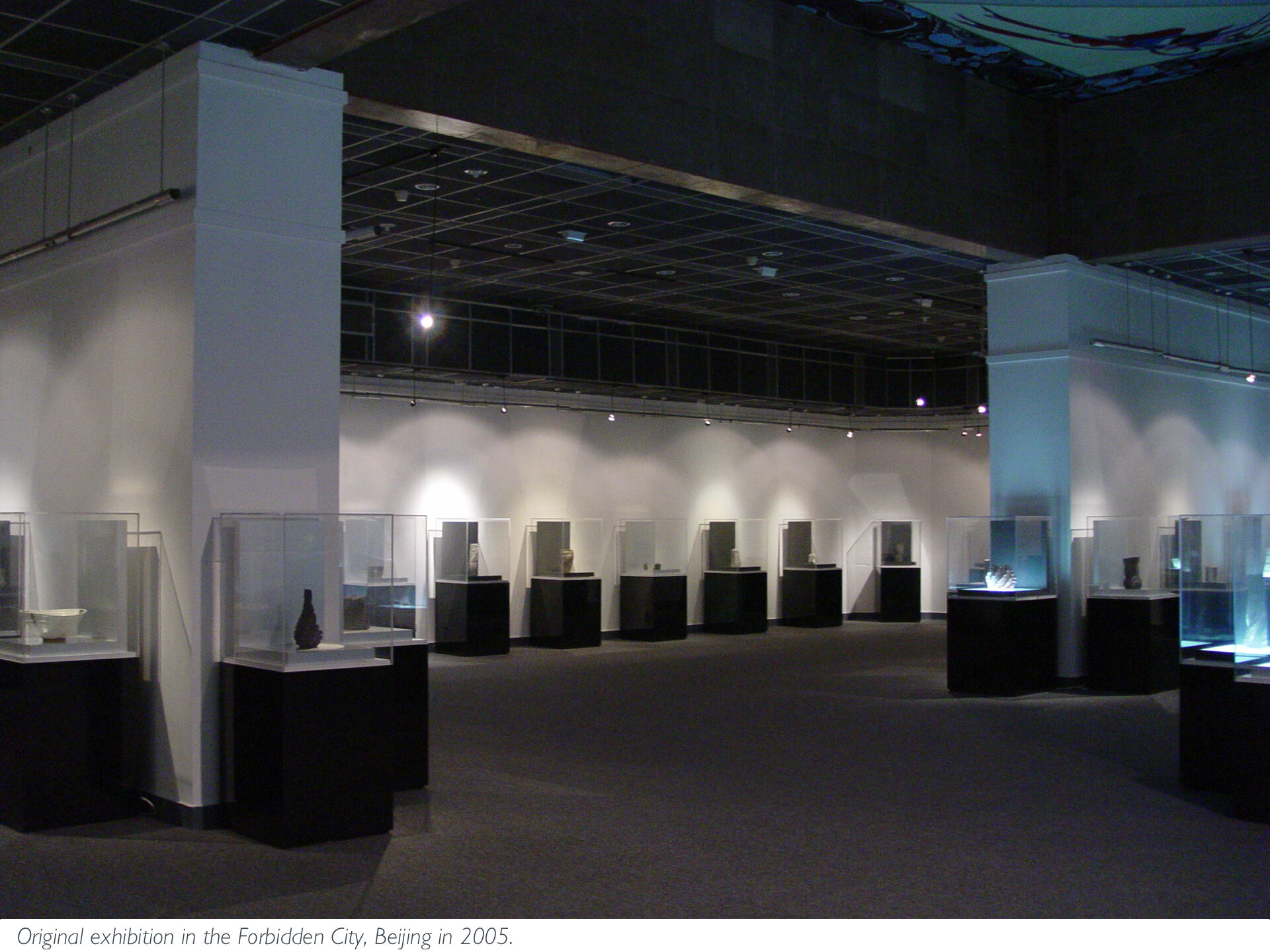 Original shozo exhibtion beijing 2005 installtion shot 05