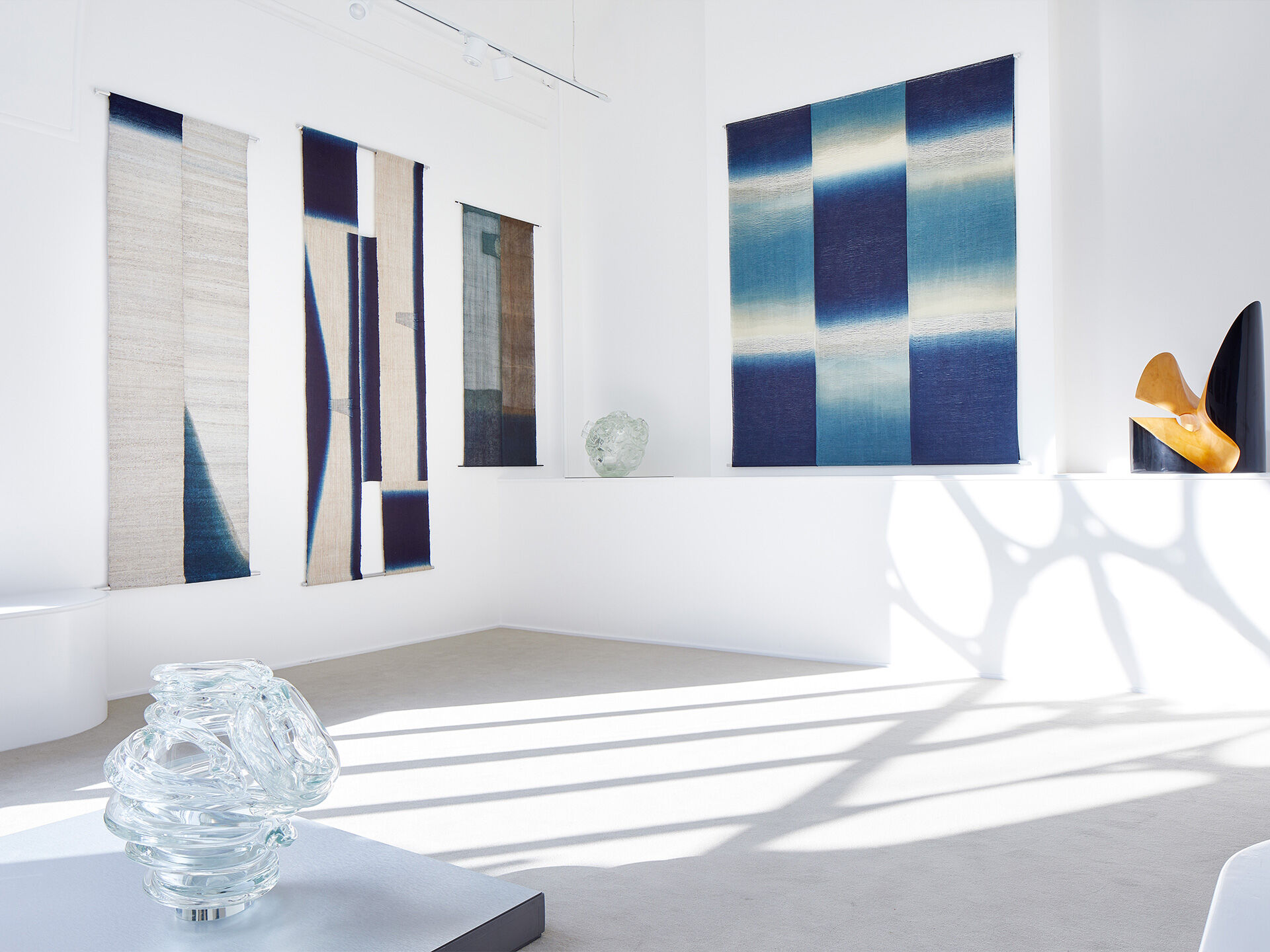 Glass textiles Lacquer Ceramic 18