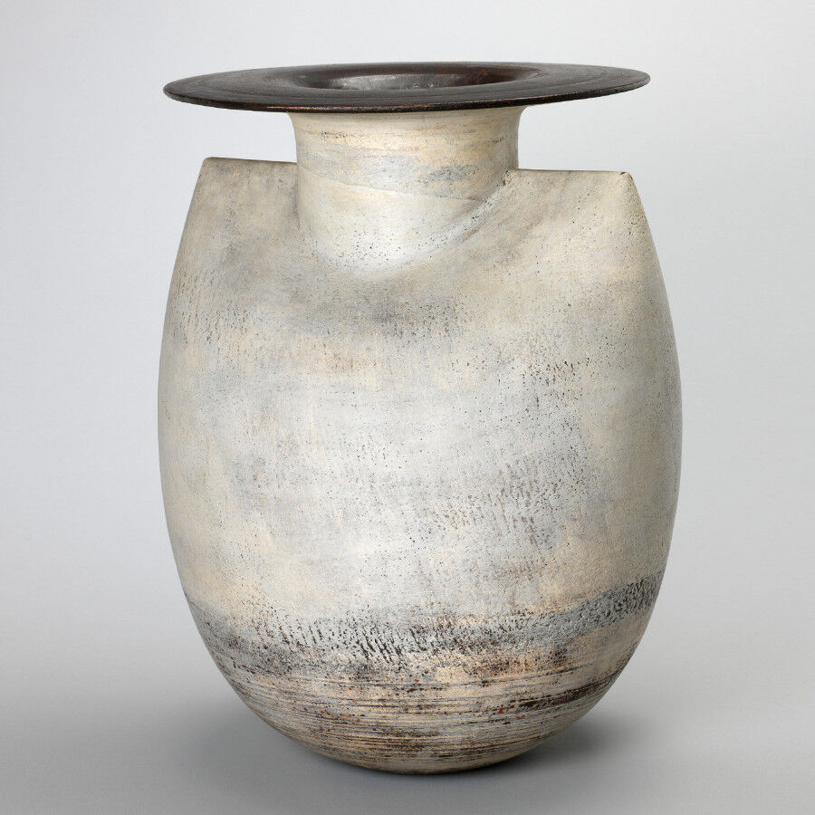 Hans Coper Shouldered Bottle 1972 Lent by the Keatly Trust preview